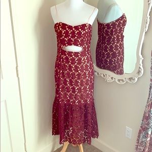 SLATE & WILLOW Burgundy Lace Sheath dress